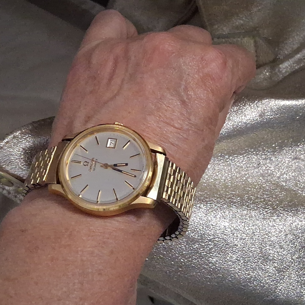 Omega Gold Quartz Watch - Picture 11 of 15